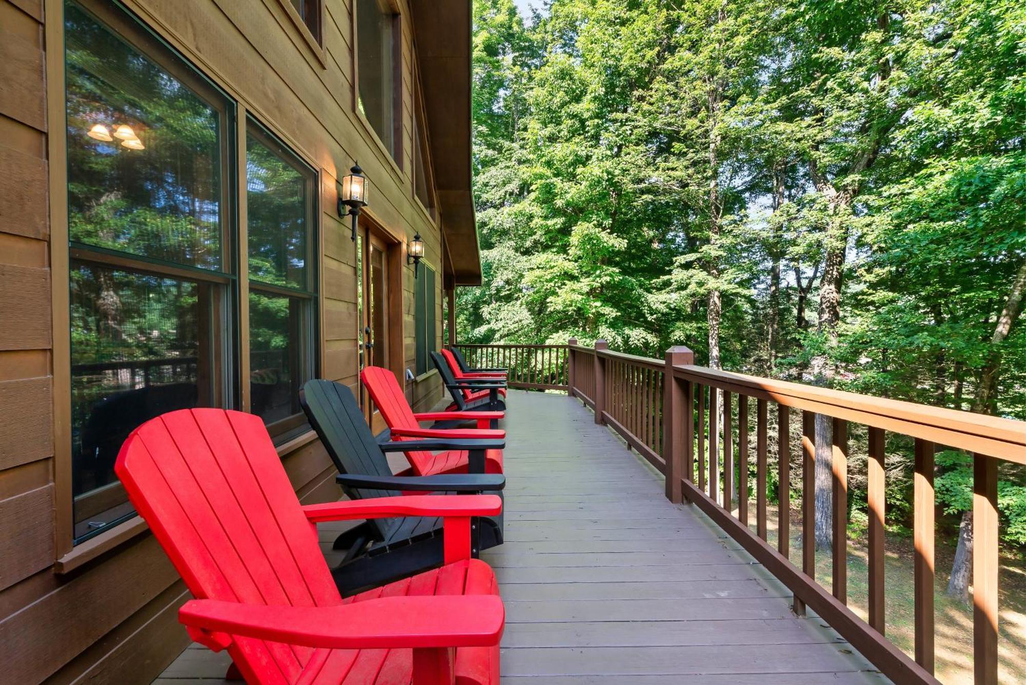 Peaceful Family Cabin With Hot Tub, Game Room, & More! Sevierville Bagian luar foto