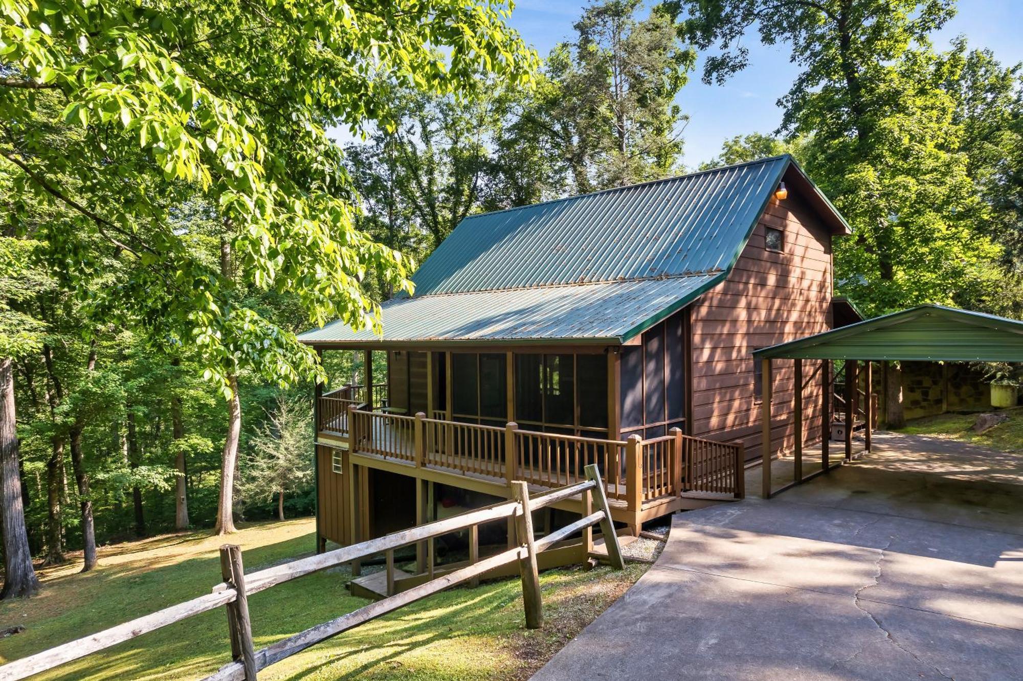Peaceful Family Cabin With Hot Tub, Game Room, & More! Sevierville Bagian luar foto