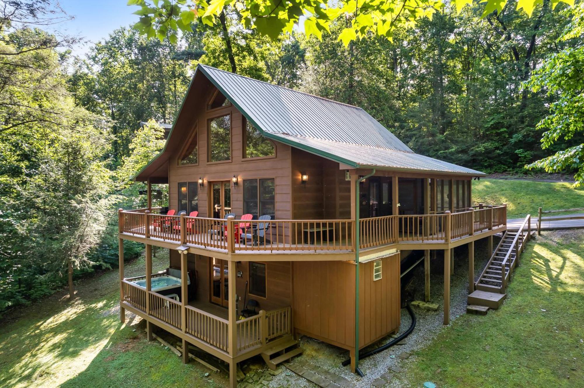Peaceful Family Cabin With Hot Tub, Game Room, & More! Sevierville Bagian luar foto